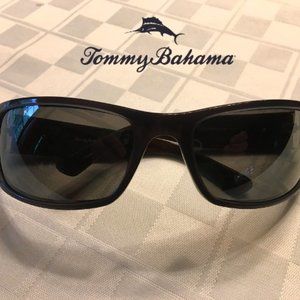 Tommy Bahama Vintage Women's Polarized Sunglasses